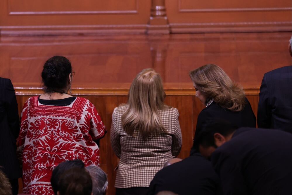 Llegan ministras Batres, Esquivel y Ortíz a aniversario de la Constitución de 1917. Foto: Diego Simón