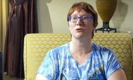 Creó 2 mil 500 personalidades para soportar abusos de su padre y las mostró en la corte