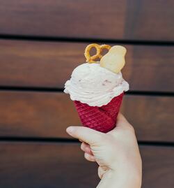 Prueba el helado de chocolate rosa