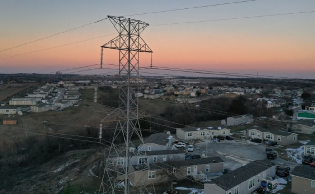 Atribuyen muerte de 70 personas en Texas por frío y corte de electricidad