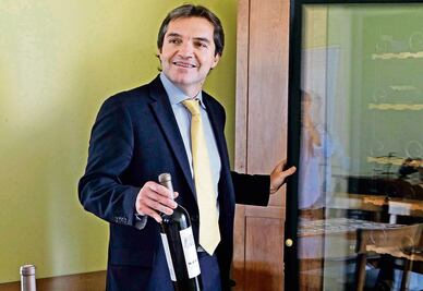 Ahora el PRD busca que Ahumada le pague