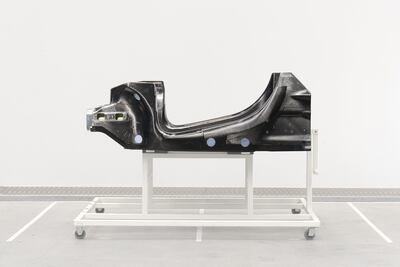 McLaren presenta chasis de fibra de carbono para sus futuros eléctricos