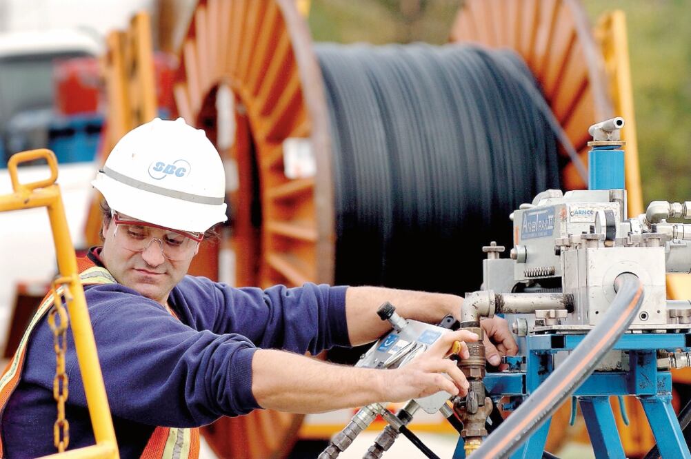 La demora puede afectar la marcha de la red compartida, que usará 700 MHz y fibra óptica para el servicio de banda ancha (ARCHIVO. EL UNIVERSAL)