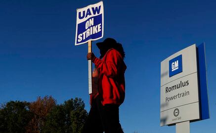 Huelga automotriz se extiende a una planta de montaje clave de General Motors en Texas