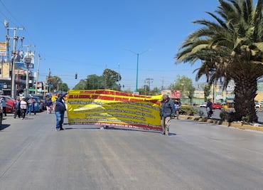 Manifestantes bloquean la México-Querétaro rumbo a la Ciudad de México; generan caos vial