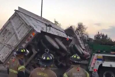 Vuelca tráiler sobre Circuito Interior