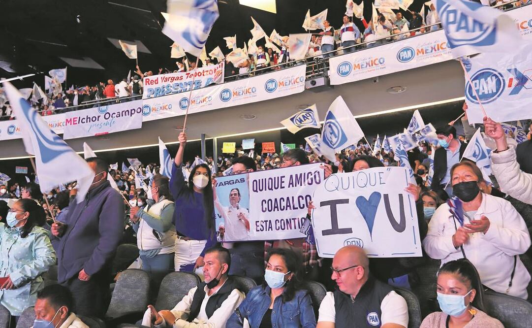 Simpatizantes y militantes de Acción Nacional mostraron su apoyo a Enrique Vargas, a quien le gritaban: “Enrique, gobernadoooor”.  Foto: Berenice Fregoso/ EL UNIVERSAL.
