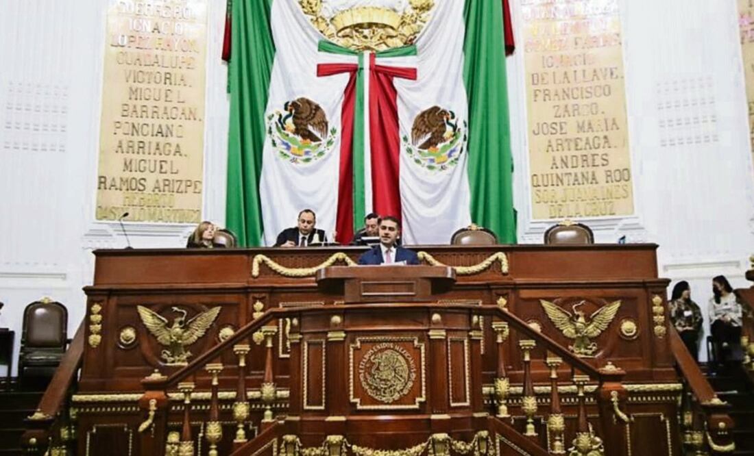 El secretario de Seguridad Ciudadana, Omar García Harfuch, recibió reconocimientos, incluso de los partidos de oposición, durante su comparecencia ante el Congreso de la Ciudad de México. Foto: Especial