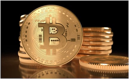 Precio del bitcoin alcanza mínimo histórico debido a incertidumbre