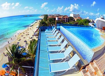 Sin sargazo: 5 albercas infinitas en Playa del Carmen