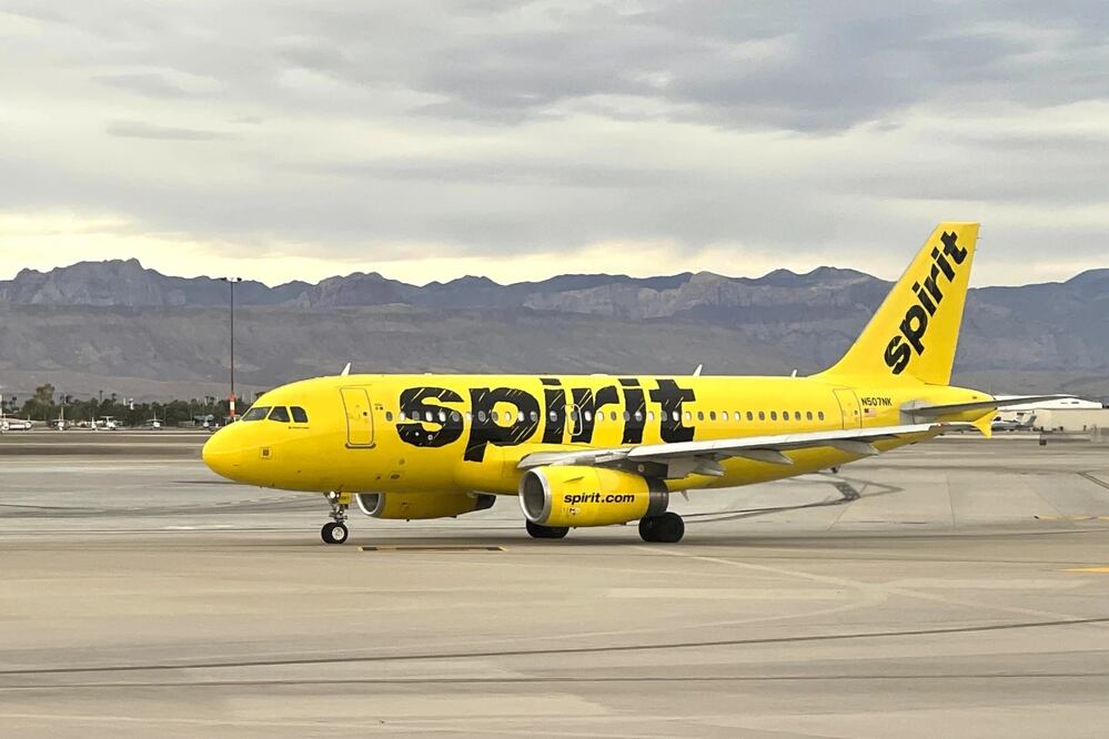 Un avión de Spirit Airlines, en el Aeropuerto McCarran de Las Vegas. FOTO: AP