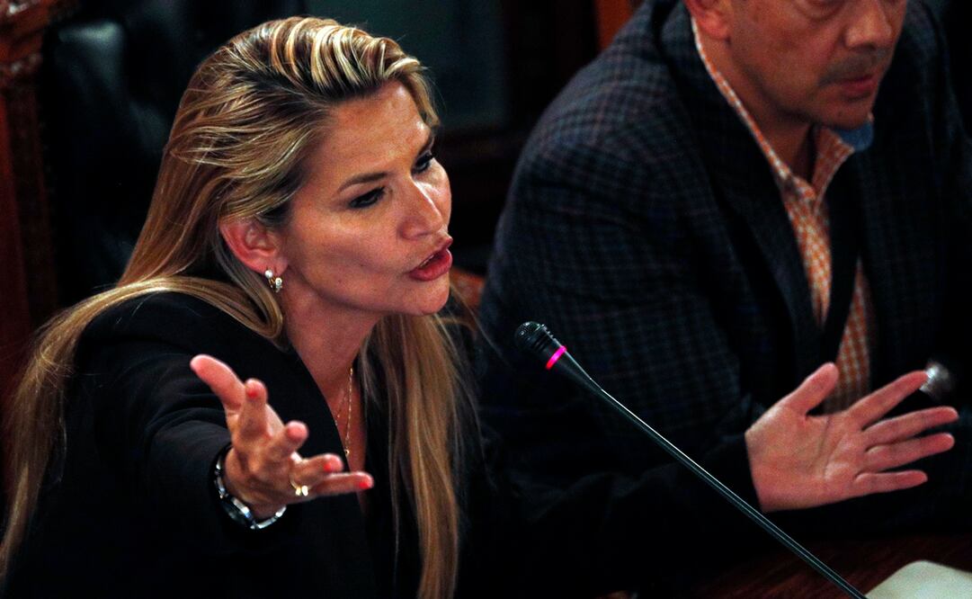 La senadora Jeanine Añez se proclamó presidenta interina de Bolivia la tarde de este martes. Foto: AP