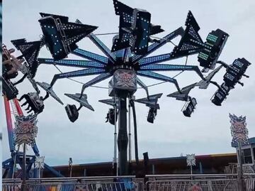 "Estaban llorando aterrados": niños quedan colgando tres horas en un juego mecánico en Inglaterra