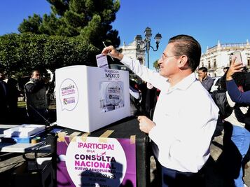 Rosas Aispuro, gobernador de Durango vota por consulta del NAIM