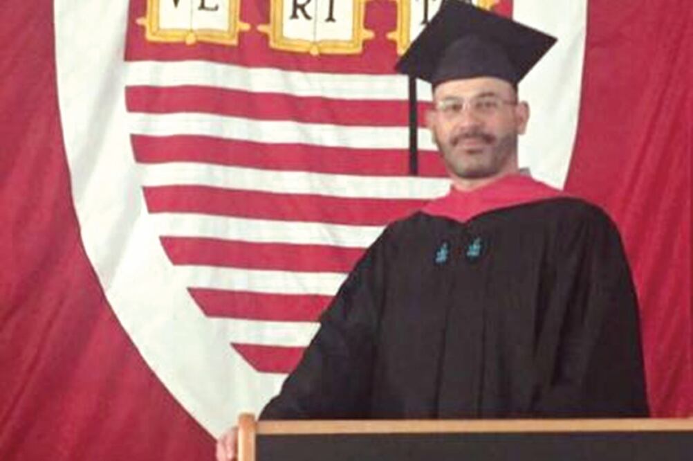 Reconocida trayectoria. Razú ha sido reconocido por su lucha por la igualdad en el matrimonio, sin importar la orientación sexual del sujeto. (CORTESÍA)