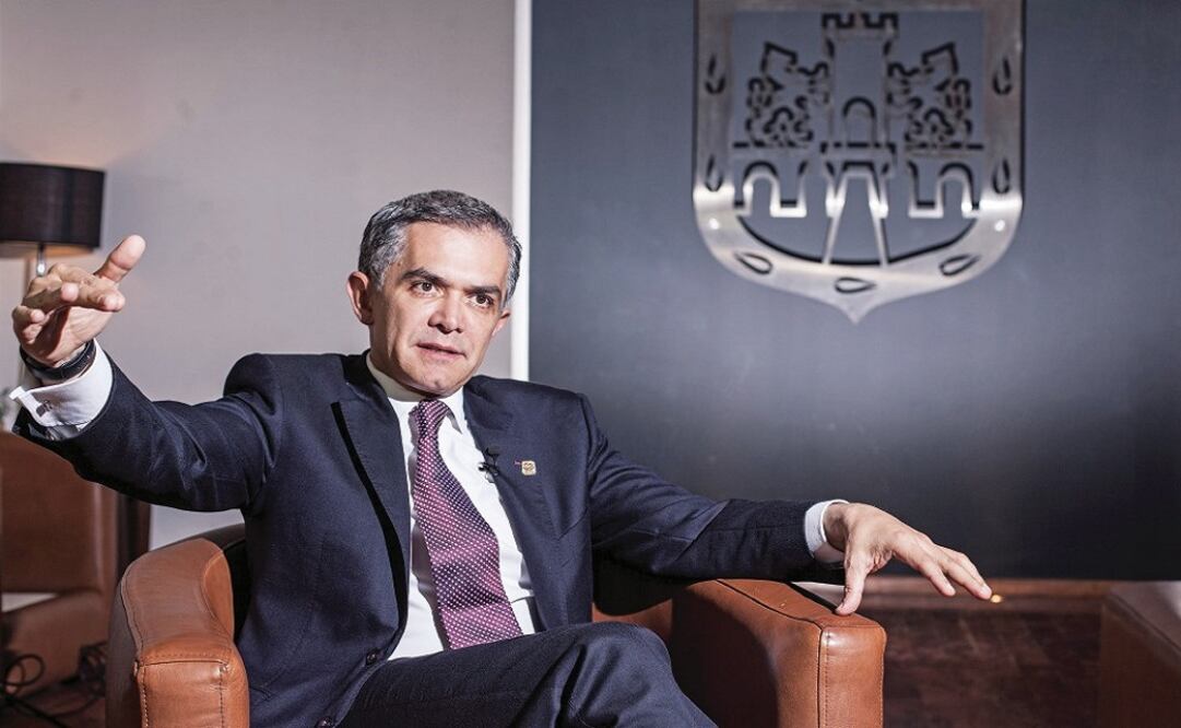 In an interview with EL UNIVERSAL, Mancera said that more police guardhouses will be installed and that the new traffic lights program will include a central command. (Photo: Special)