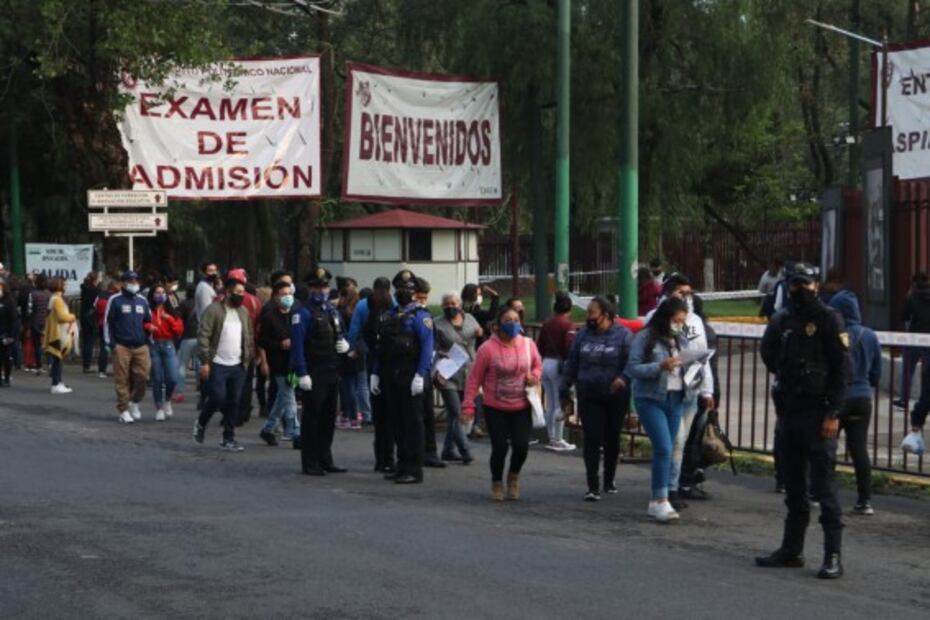 Fotos. Con caretas, gel antibacterial y cubrebocas, así se aplica el examen de Comipems