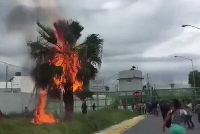 Familiares de reos increpan a procurador de NL en penal de Cadereyta