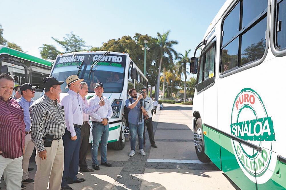Durante la distribución de nuevos vehículos se aseguró que en los 100 que ya operan en la entidad no se han registrado asaltos.
