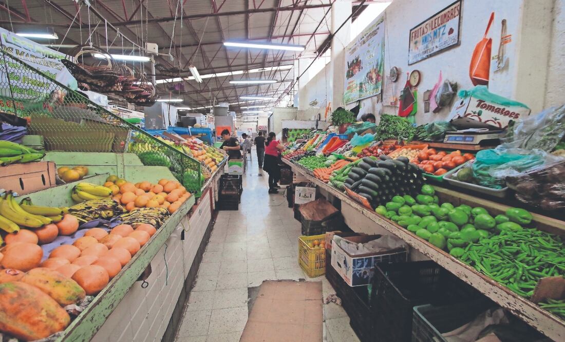 Exhortan legisladores a atender mercados públicos. Archivo El Universal