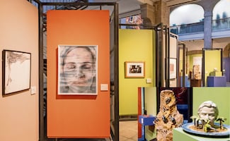 37 artistas exploran el autorretrato, en la Galería de Arte de la Secretaría de Hacienda