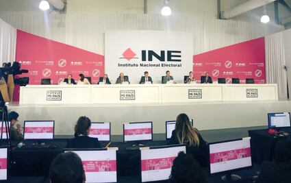 Convoca INE a defender la democracia y combatir las fake news