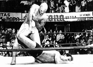 El espíritu de El Santo está presente en su nueva serie