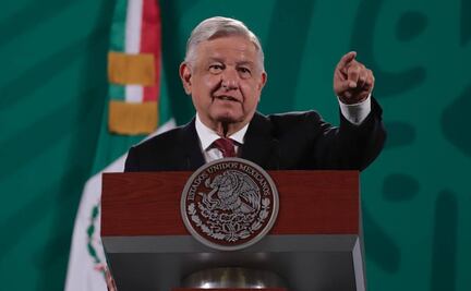 AMLO se autoproclama el defensor de la democracia