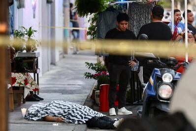 Motosicarios ejecutan a hombre en calles de Tlalnepantla; víctima era taxista y comerciante