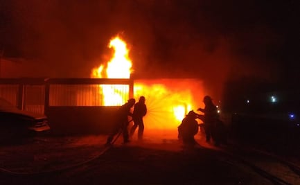 Toma clandestina provoca incendio en un ducto de Pemex en Teoloyucan