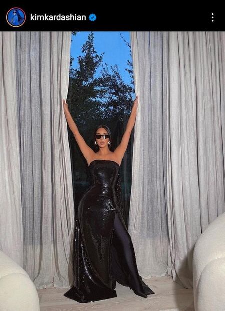 Kim Kardashian muestra cómo se lleva ahora un vestido de lentejuelas