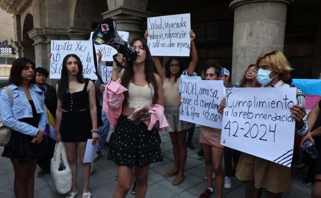 Integrantes de la comunidad trans plantearon ante autoridades del Gobierno de la CDMX varios temas para su atención. Foto: Luis Camacho / EL UNIVERSAL