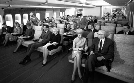 Cómo era viajar en avión durante los años 50 y 60 