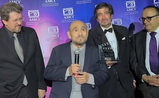 Edgar Vivar recibe homenaje y reflexiona sobre la IA en el cine: "Van a sobrevivir los más aptos"