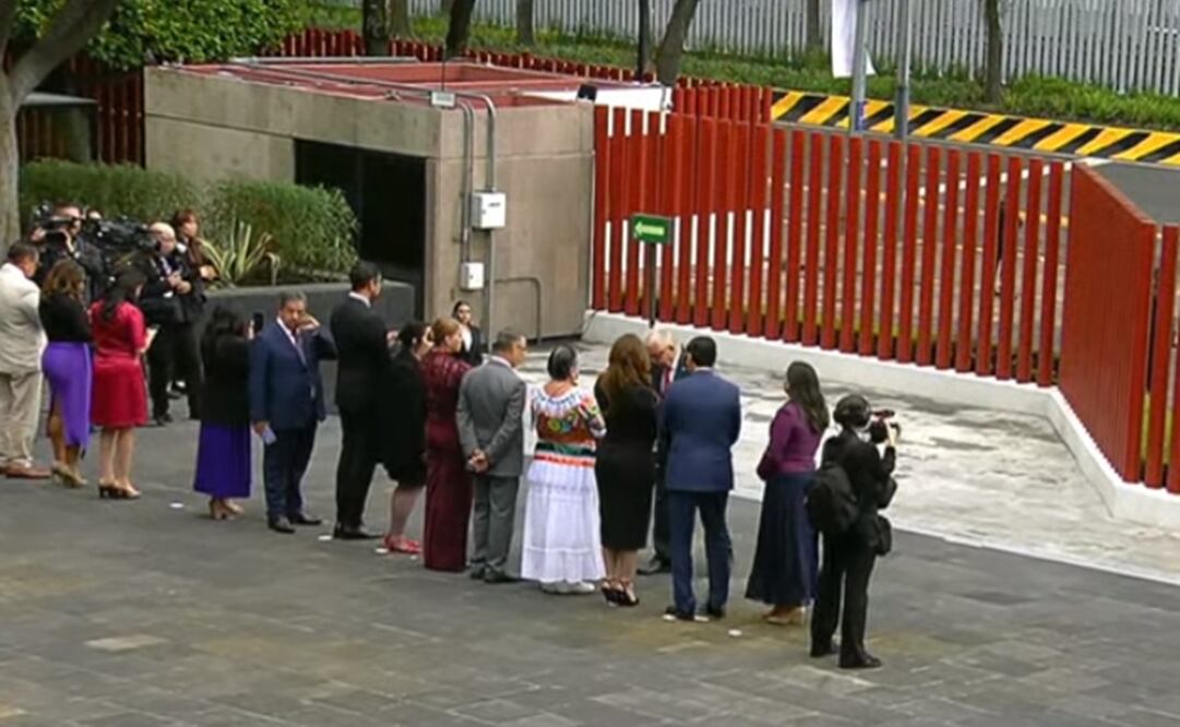 Comisiones de Bienvenida para AMLO y Sheinbaum en San Lázaro. Foto: Captura