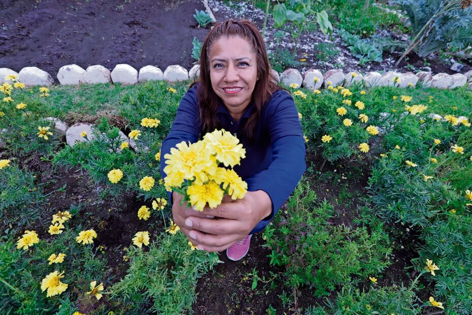 Jessica lleva cuatro meses aprendiendo a sembrar. Foto: Berenice Fregoso / El Universal