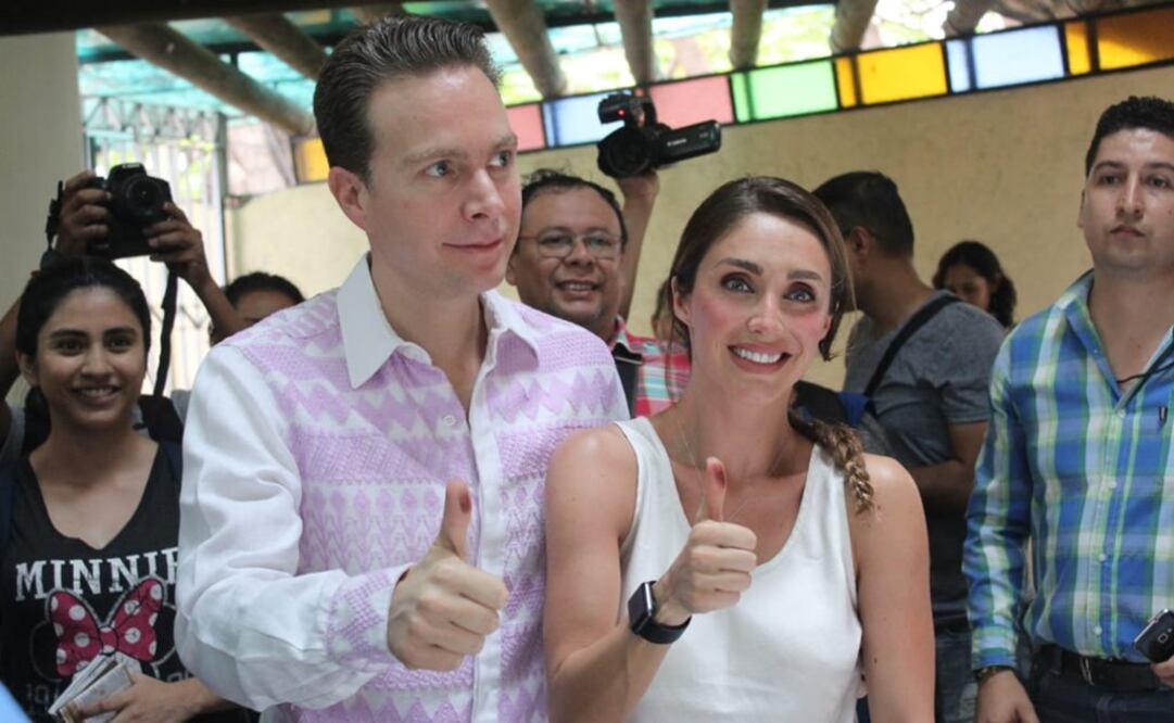 Manuel Velasco Coello, gobernador del estado de Chiapas, acudió a las urnas en compañía de su esposa Anahí. Foto: Alejandra Chávez / EL UNIVERSAL