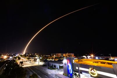 SpaceX lanza los primeros 54 satélites de nueva generación de la red Starlink