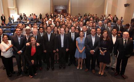 Anaya pide a alcaldes electos ser 'gente decente'