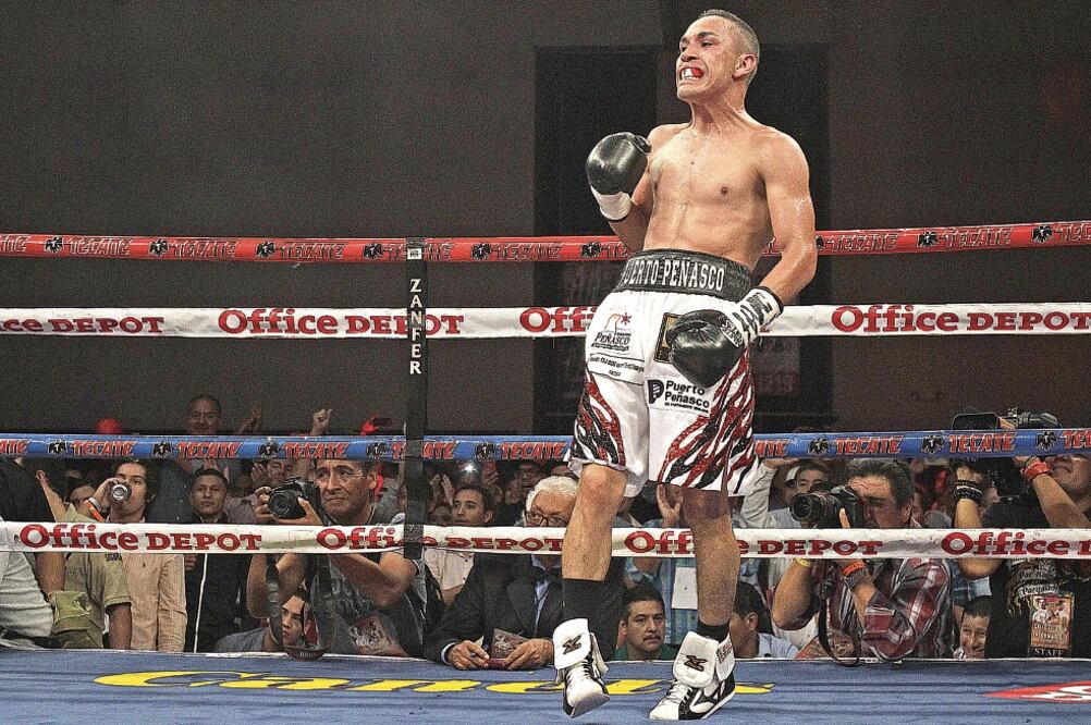 Francisco Estrada es campeón OMB y AMB (ALEJANDRO ACOSTA. EL UNIVERSAL)