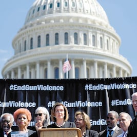 Presidente estadounidense califica de “farsa” acusación