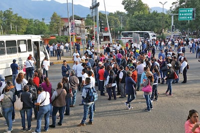 Sindicato del sector Salud bloquea carreteras 