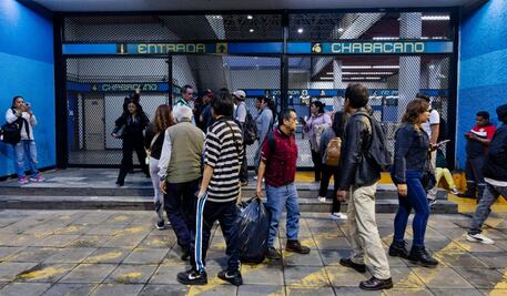 Incidente en Línea 2 del Metro se debió a equipo obsoleto, lluvias y falta de mantenimiento: Sindicato; arco eléctrico causó daños severos, dice