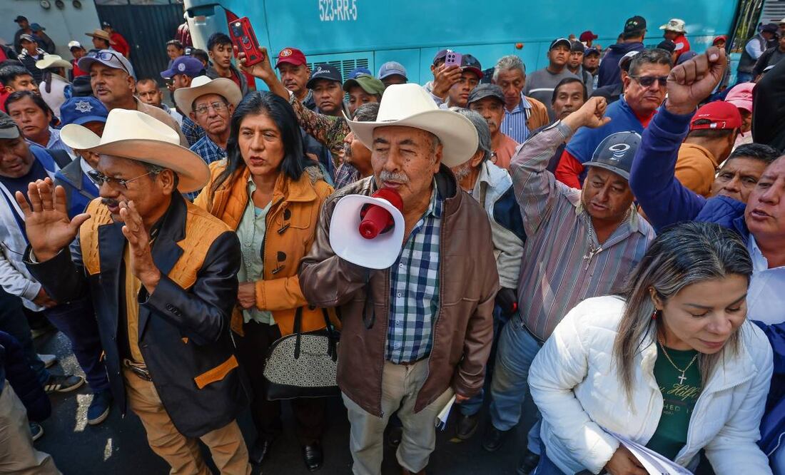 “¡Queremos dignidad, no limosna!”, corearon los productores cañeros al respaldar la primera lista de acuerdos alcanzados con el gobierno. Foto: Luis Camacho / EL UNIVERSAL