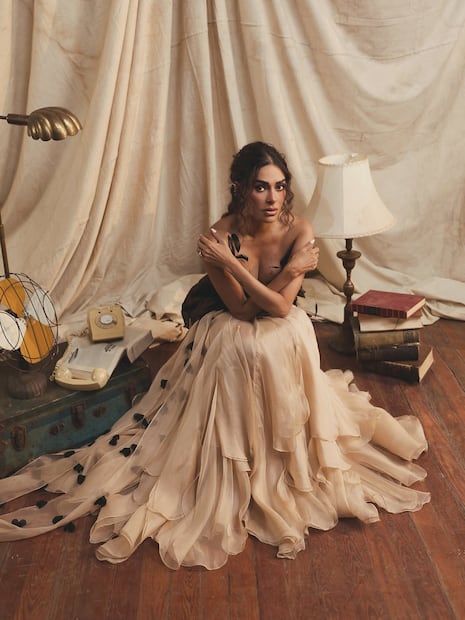 Vestido hecho por la diseñadora mexicana Raquel Orozco. Foto: Instagram @galileamontijo