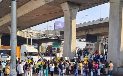 Médicos de Lomas Verdes del IMSS bloquean Periférico Norte; exigen ser vacunados contra Covid-19