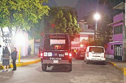 Atacan a balazos a uniformados