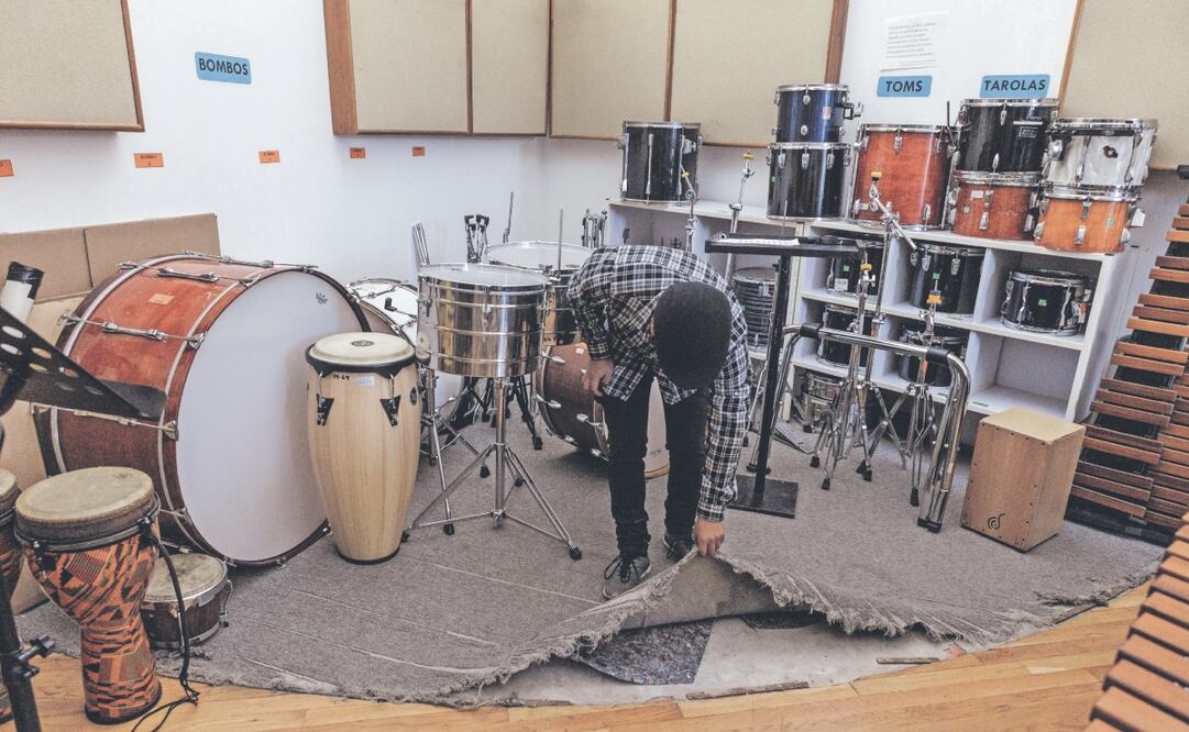Precariedad permea en Escuela Superior de Música Alumnos acuden a clases en salones sin mantenimiento y con instrumentos viejos. Foto: de Yaretzy M. Osnaya. EL UNIVERSAL