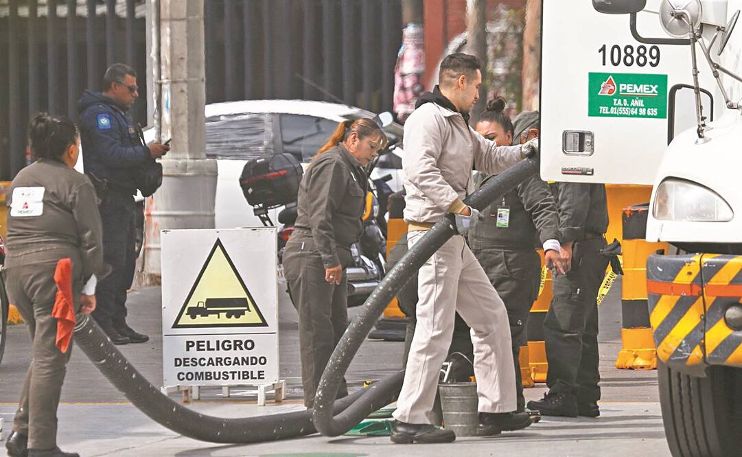 El Presidente de México justificó su reforma a la ley, al decir que es por seguridad energética. Foto: Marco Ugarte. AP