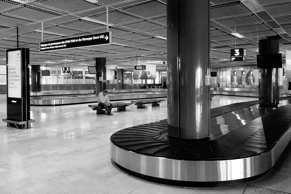 En ocasiones las maletas se demoran en llegar, por lo que se debe levantar un reporte / Foto: Pixabay